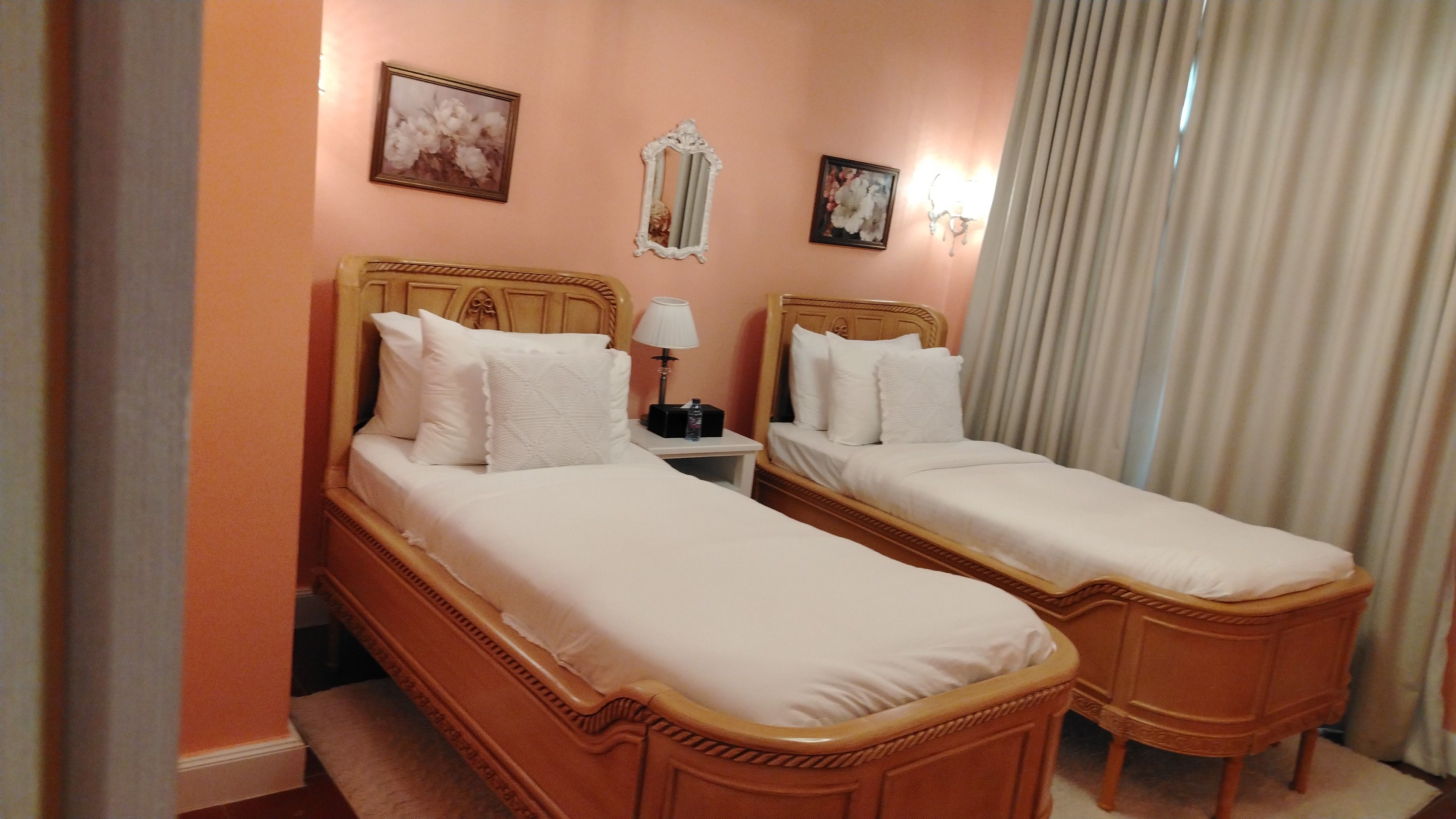 Selling a table and a bed